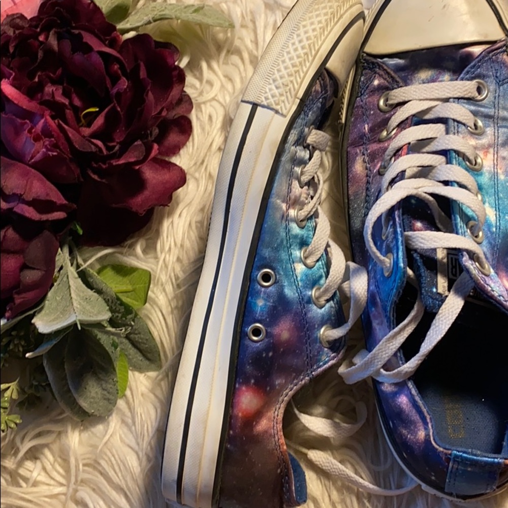 Converse Galaxy Women’s Size 9